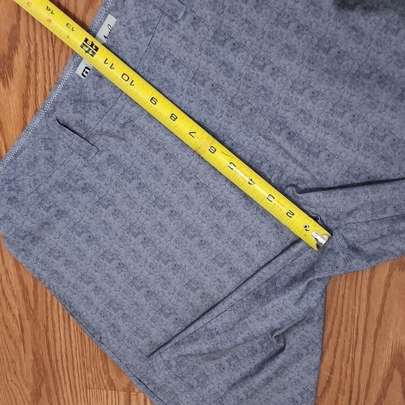 Travis Mathew shorts size 34 - Picture 6 of 9